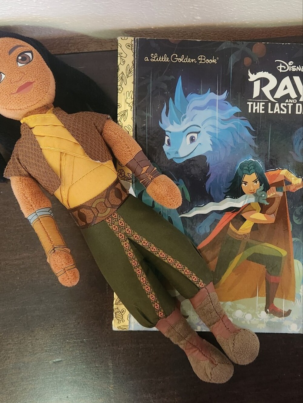 Disney Raya Soft Plush Doll And Little Golden Book